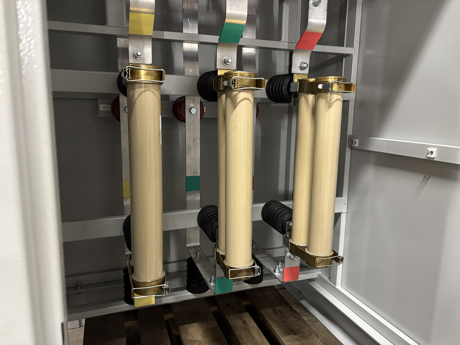 Поставка двух вводных ячеек КСО-393 для РУ 10 кВ крупнейшему промышленному предприятию Челябинской области